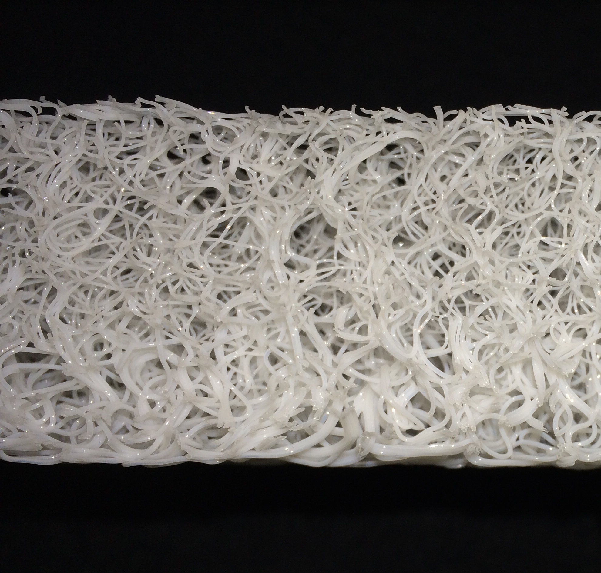 三層構造型網状繊維構造体「ブレスエアー®」